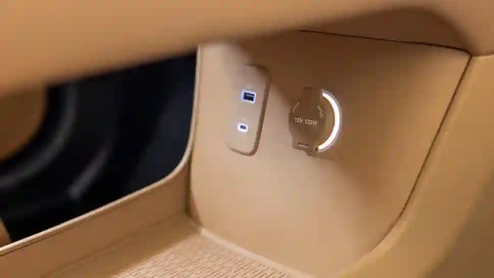 Новость EVOLUTE (Будь последовательным: EVOLUTE i‑SPACE в цепи дагестанских гор)